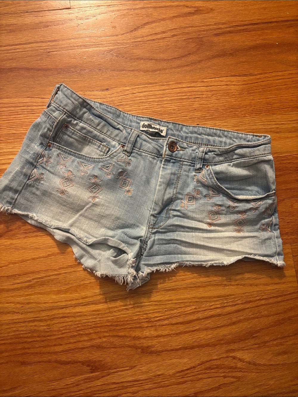 Dollhouse embroidered denim shorts